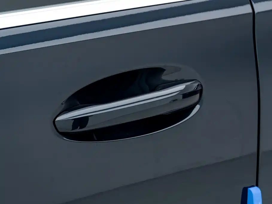 Mercedes-Benz C-Class 2023 Facelift C 200 L Sport Edition фото 11