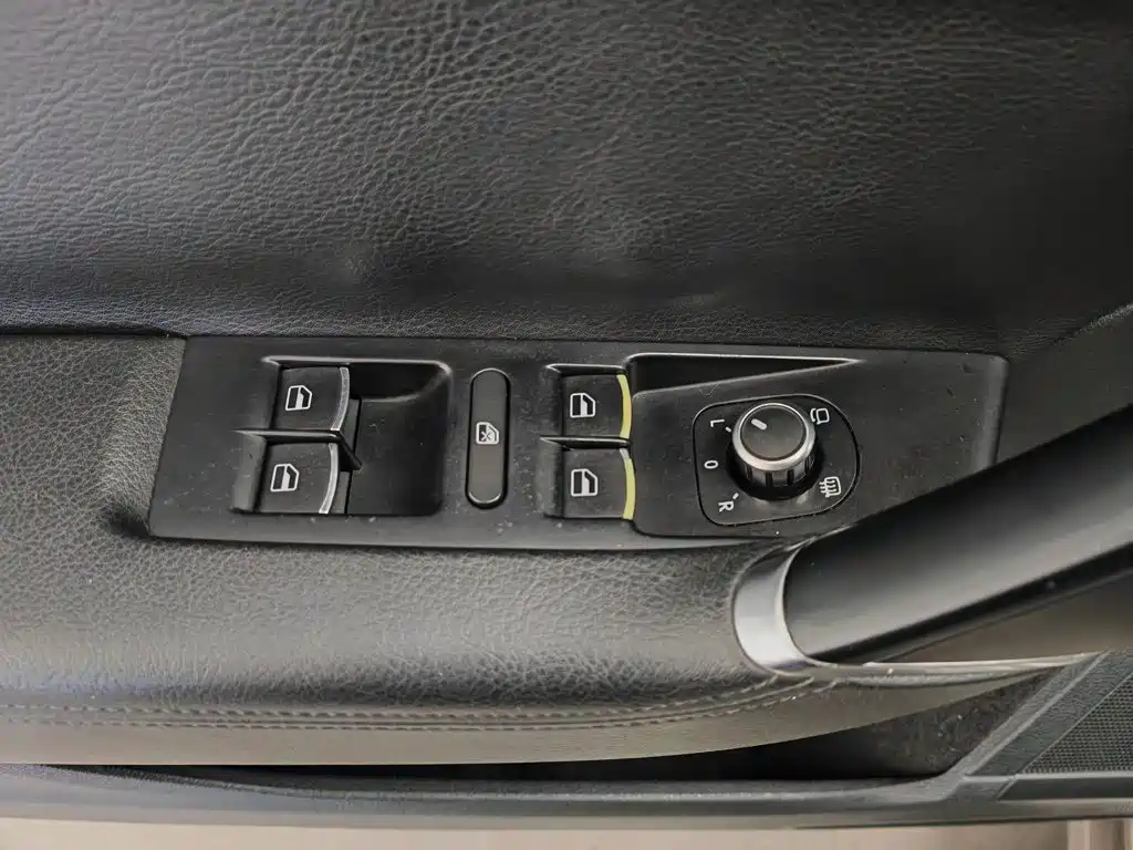 صورة 9 - Volkswagen Magotan