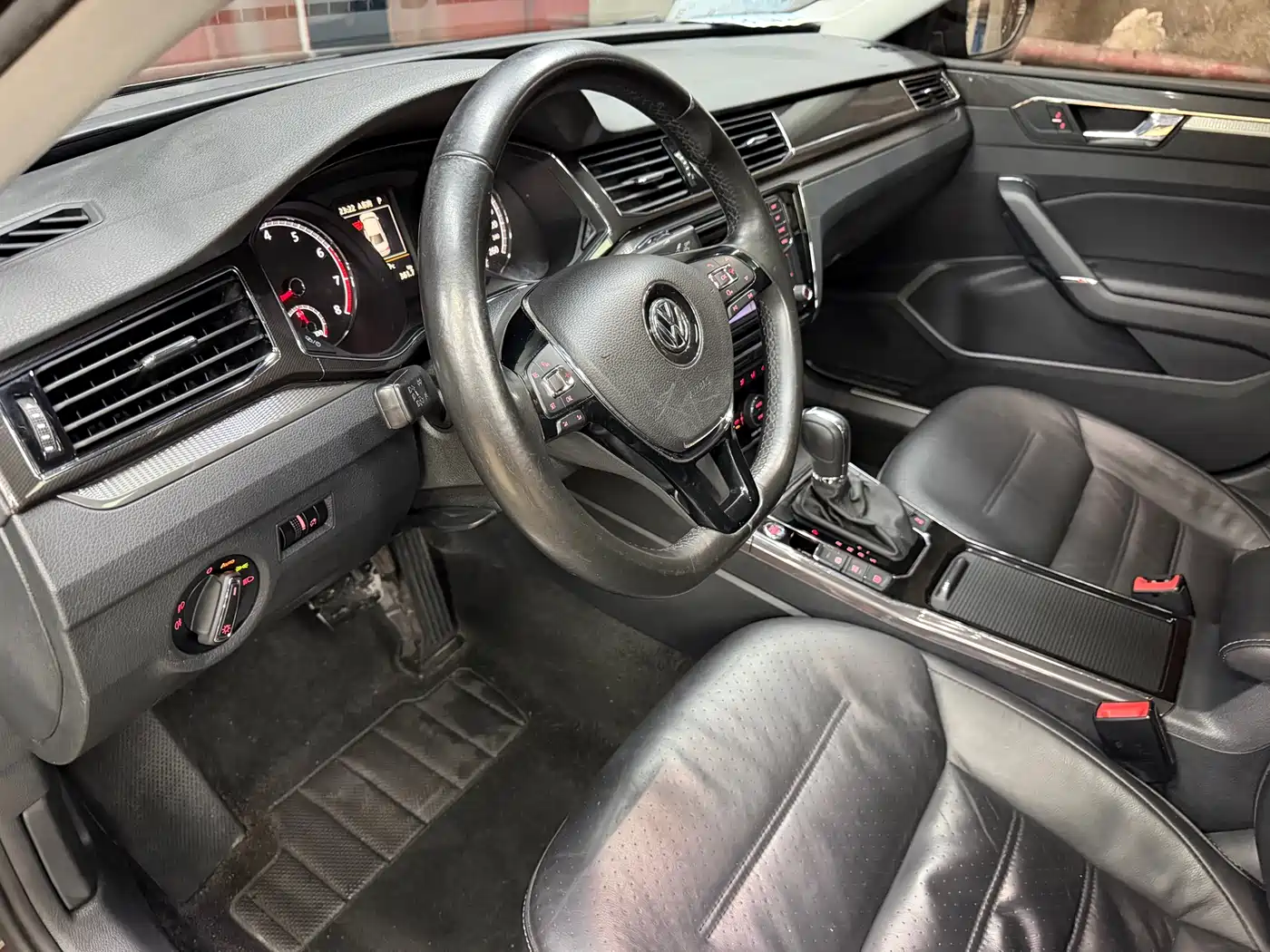 Volkswagen Passat 2016 Model 380TSI DSG Prestige Edition фото 8
