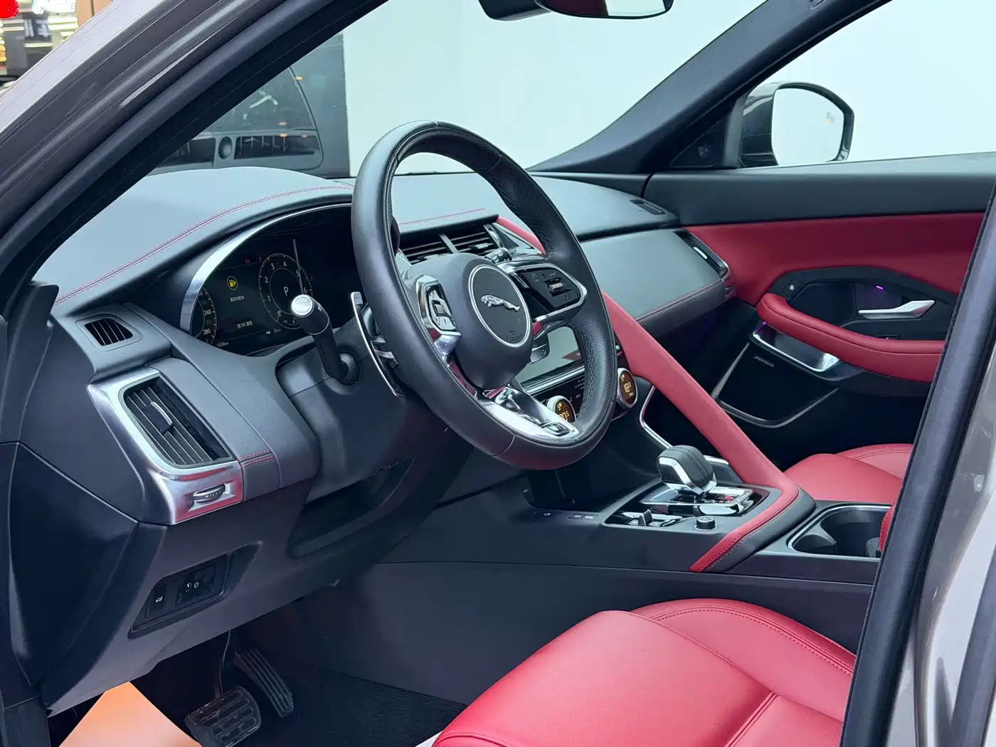 Jaguar E-PACE 2023 2024 Progressive Sport Edition R-DYNAMIC S