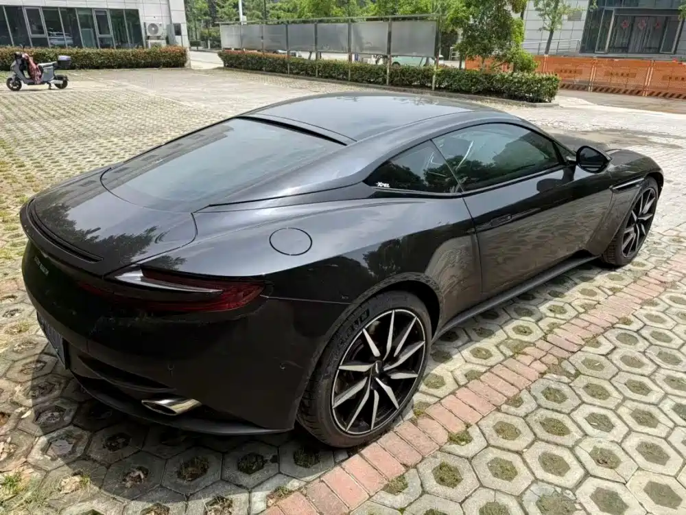 Aston Martin DB11 2020 2019 Model 4.0T V8 Coupe