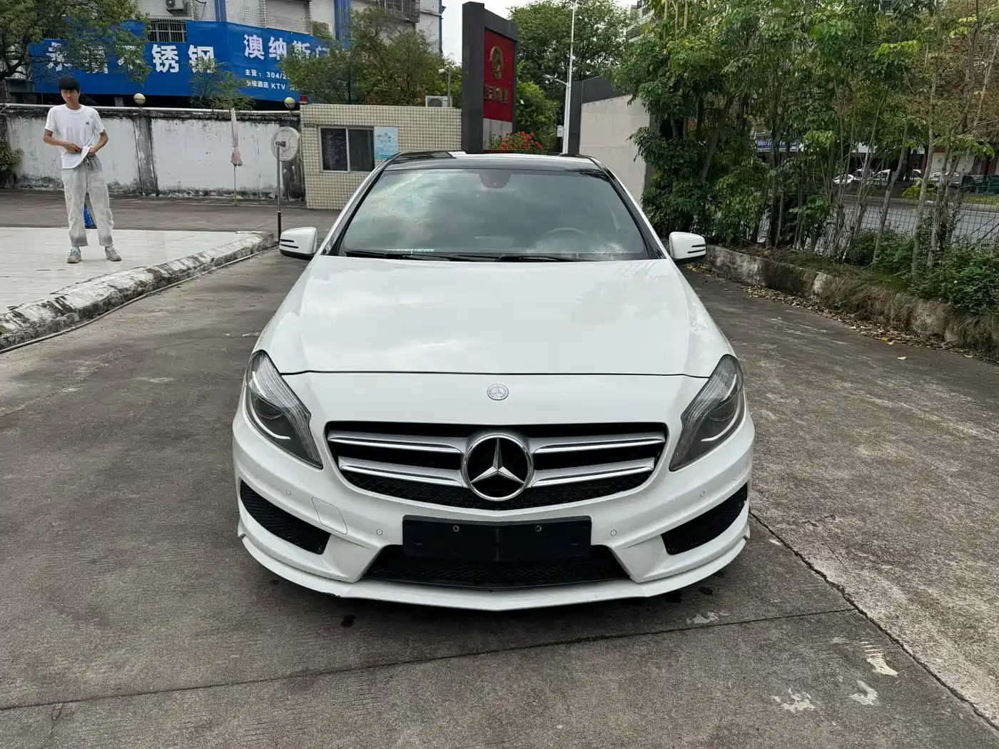 Mercedes-Benz A-Class (Import) 2015 A 200 Sport фото 2