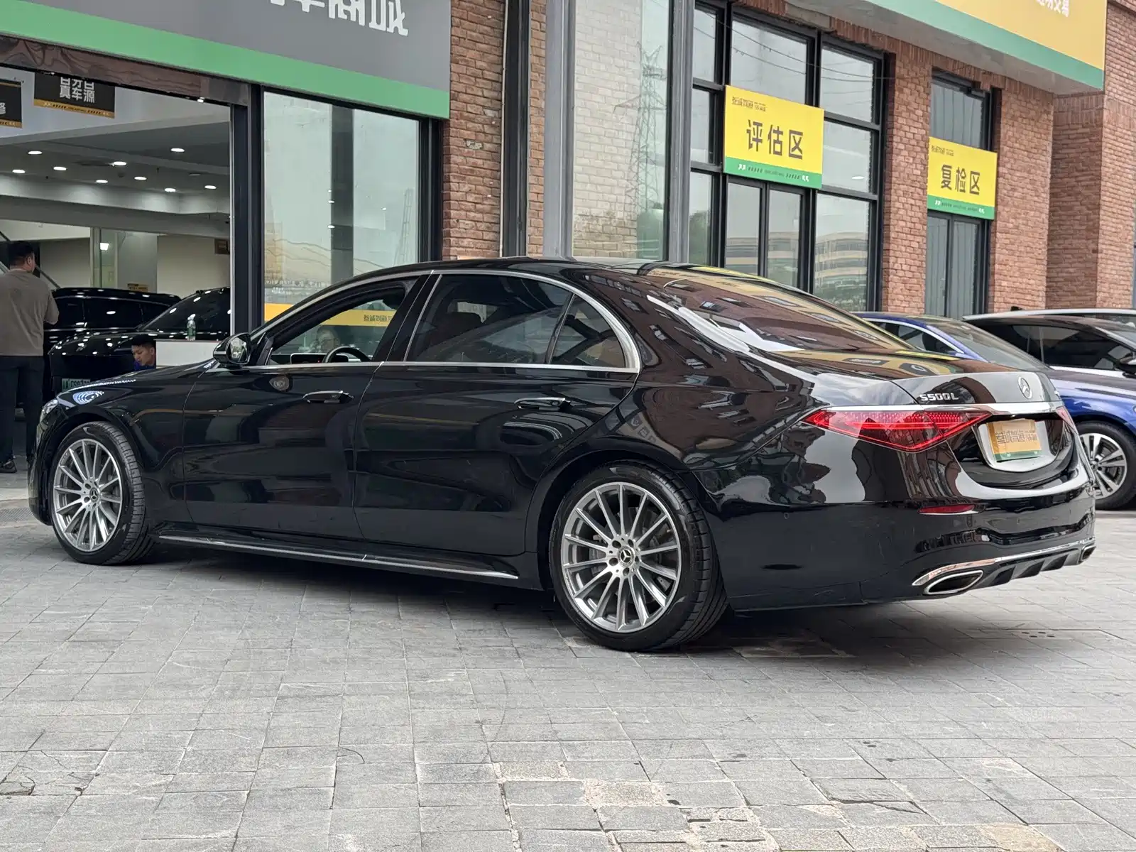 Фото 6 - Mercedes-Benz S-Class