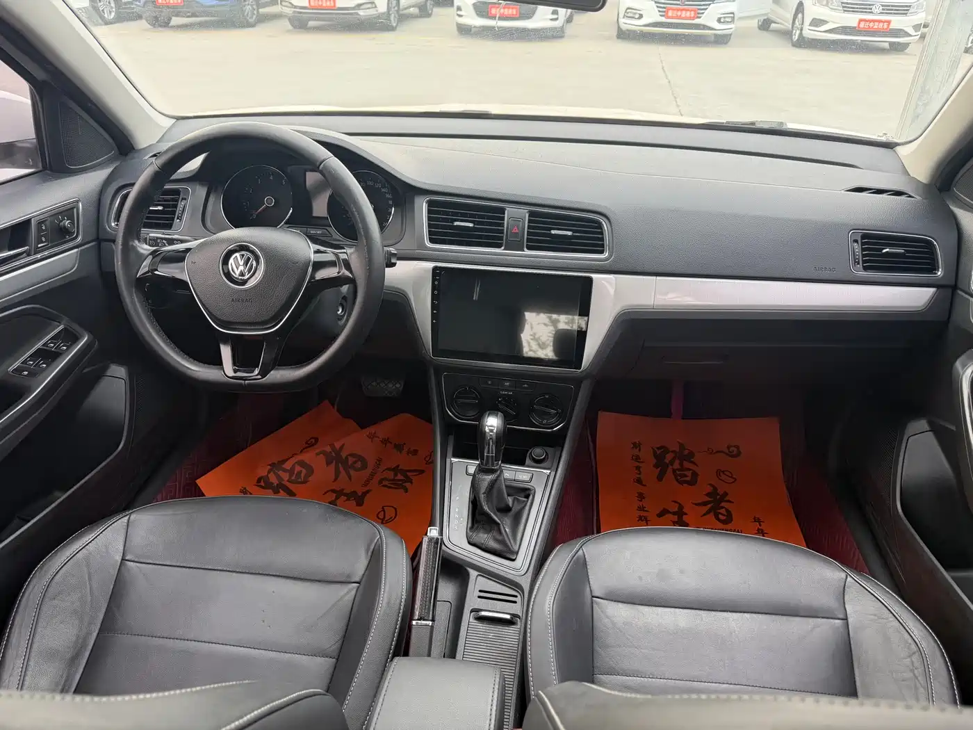Volkswagen Lavida Tour 2015 1.6L Automatic Comfort Edition фото 10