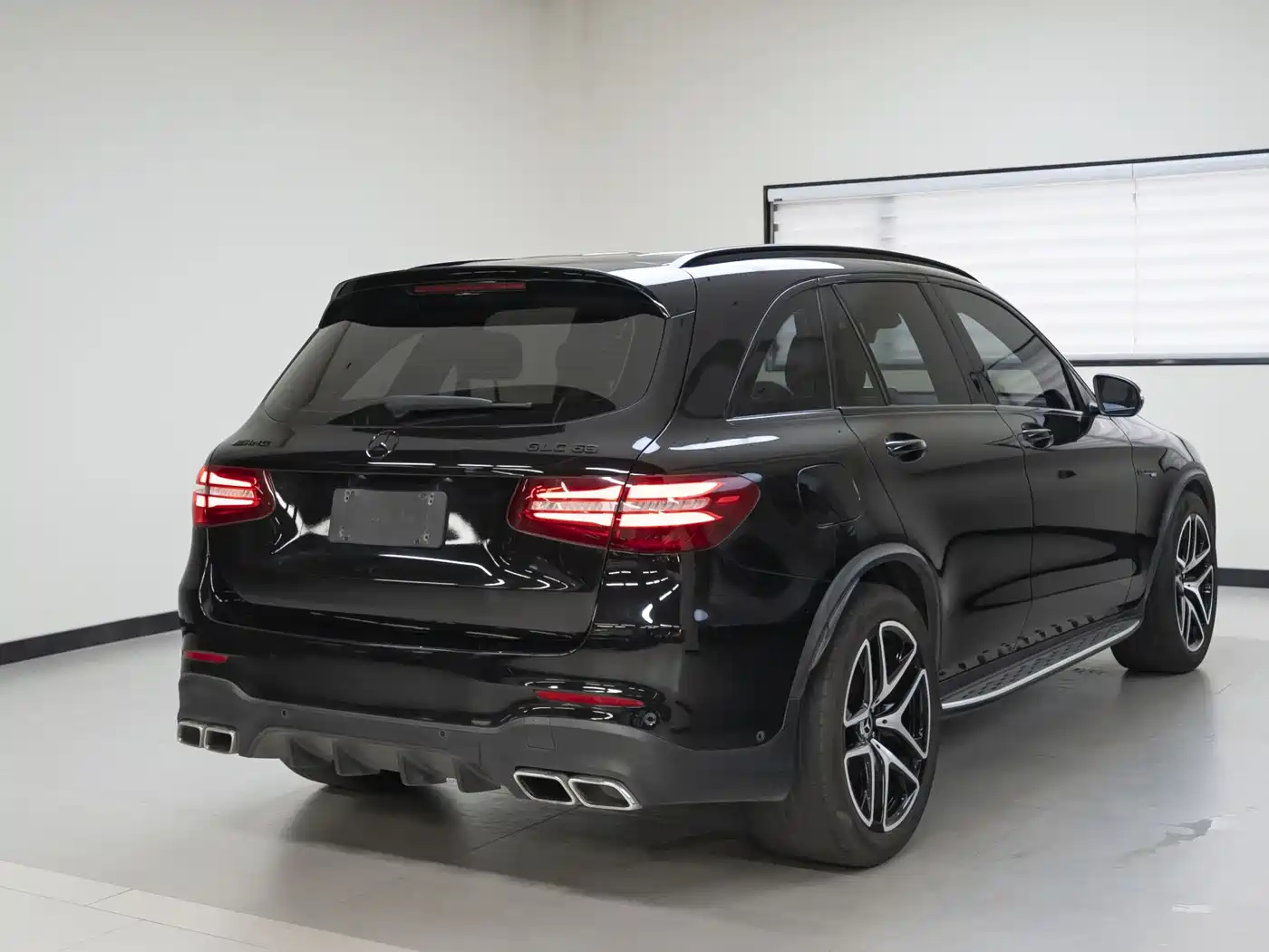 Mercedes-Benz GLC AMG 2018 AMG GLC 63 4MATIC+ фото 5