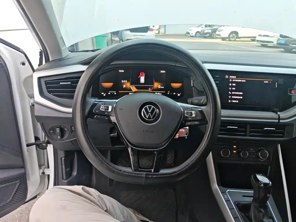 صورة 11 - Volkswagen Polo