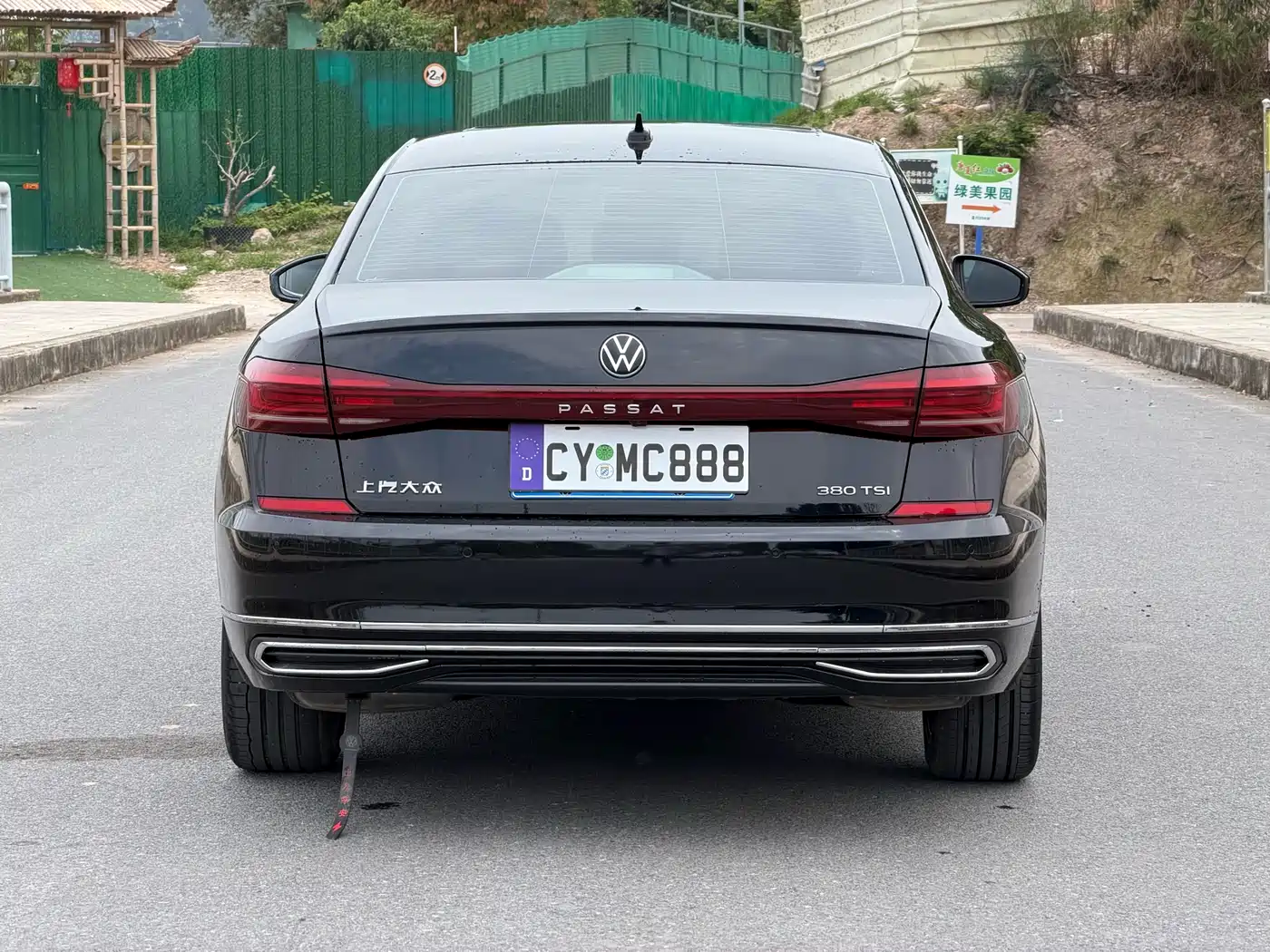Volkswagen Passat 2024 380TSI Luxury фото 10