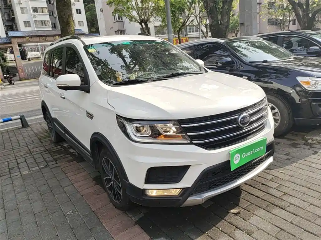 SWM Motor SWM X3 2021 2020 1.5L Manual Premium 7-seater