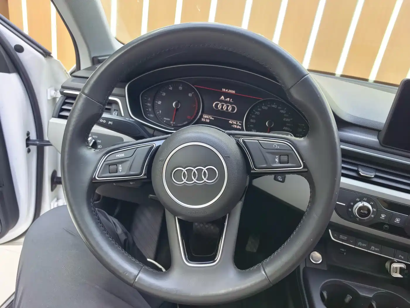 Audi A4L 2018 30th Anniversary 40 TFSI Progressive фото 3