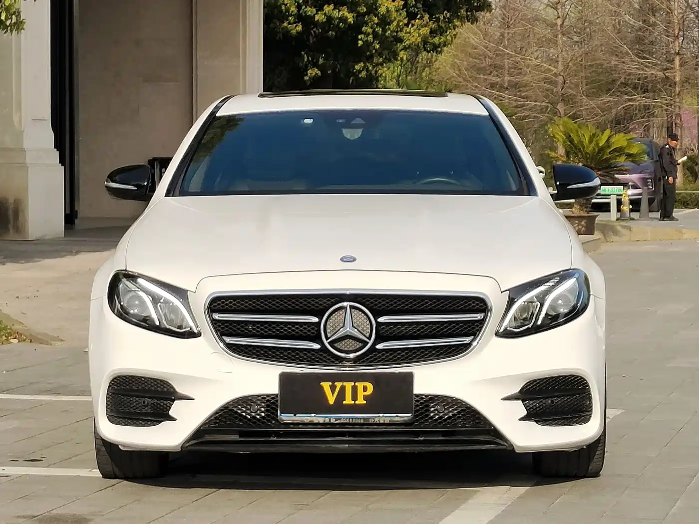 Mercedes-Benz E-Class 2017 E 200 Sport 4MATIC фото 10