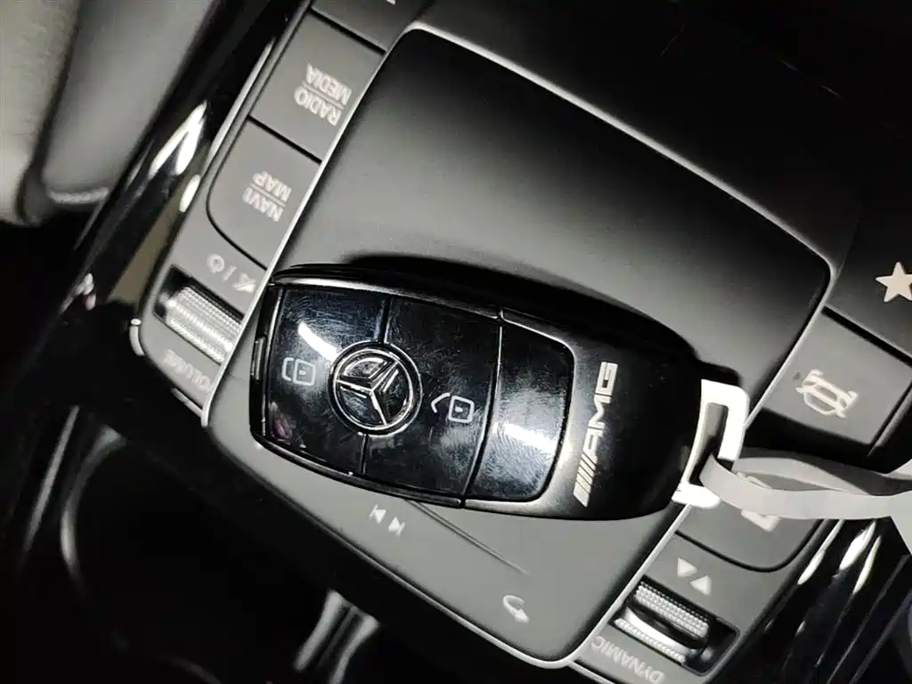 Mercedes-Benz A-Class AMG 2022 AMG A 35 L 4MATIC фото 9