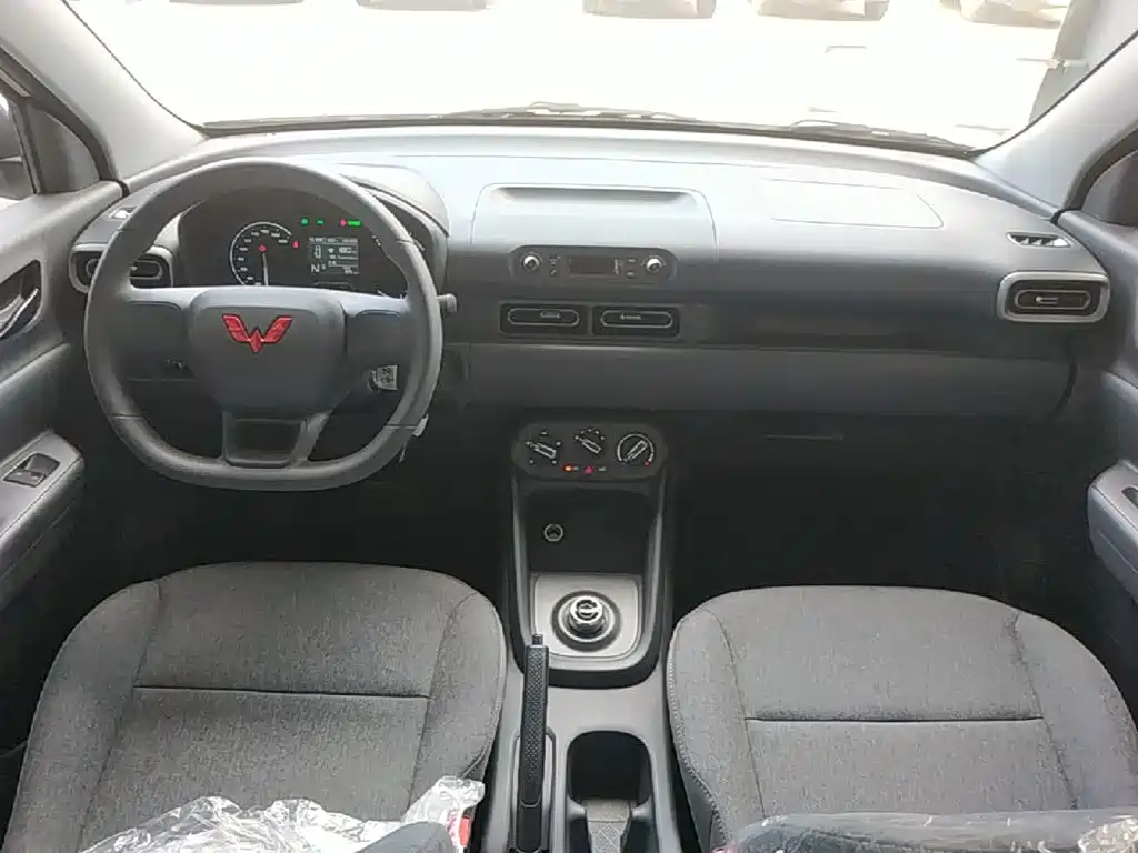 Wuling Motors Wuling Hongguang New Energy 2026 2024 Model Pure Electric 300KM Utility Version