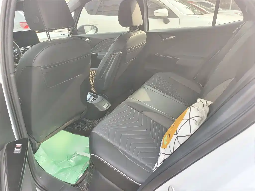 Volkswagen ID.3 2023 Pure Smart Edition фото 15