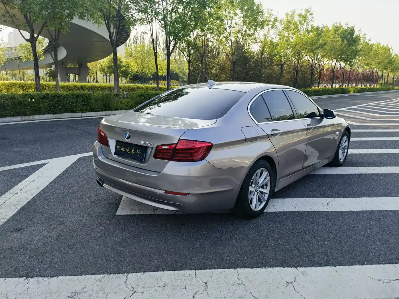 BMW 5 Series (Import) 2014 520i Classic фото 6
