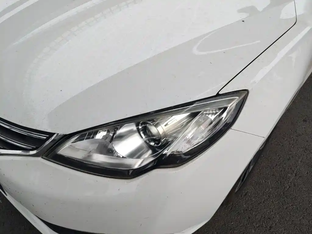Фото 24 - Roewe 360