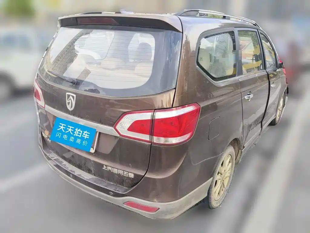 Фото 2 - Baojun 730