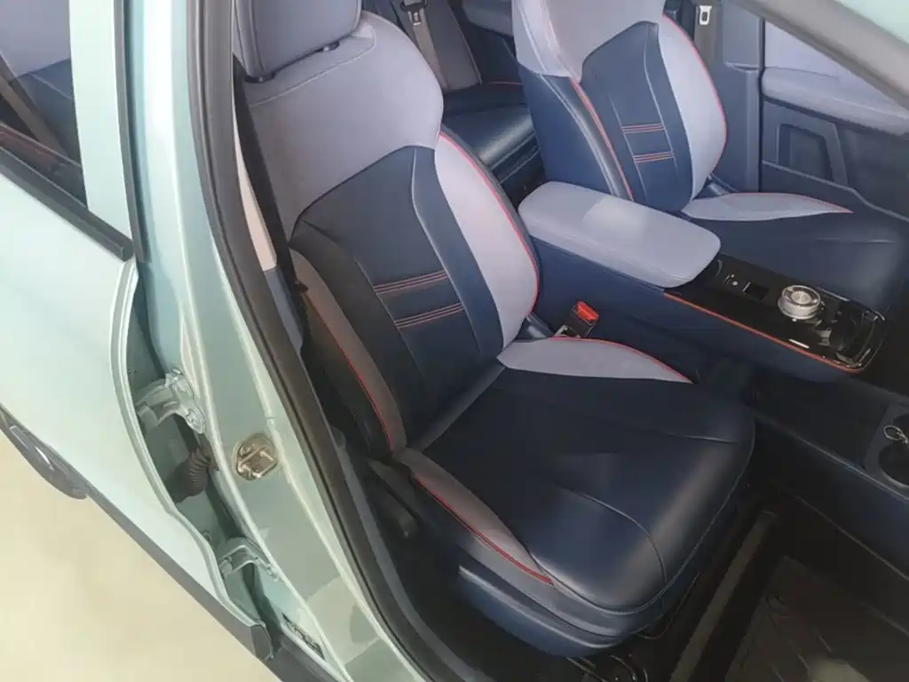 Фото 25 - Geely Geometry E Firefly