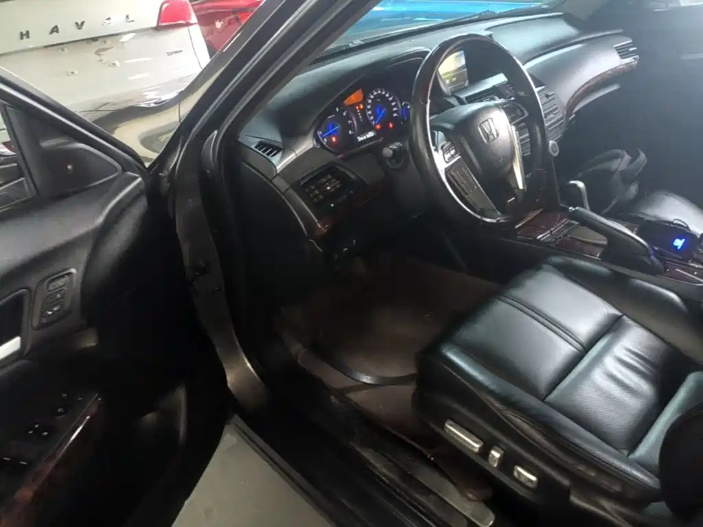 Фото 16 - Honda Crosstour