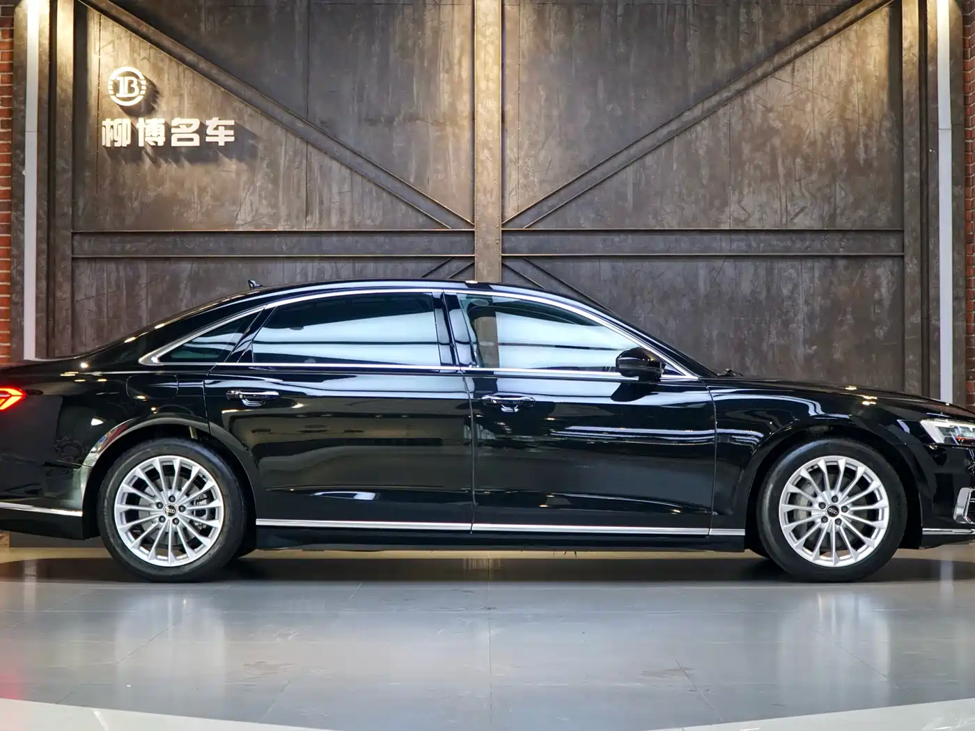Audi A8 2022 A8L 50 TFSI quattro Comfort Collector's Edition фото 21