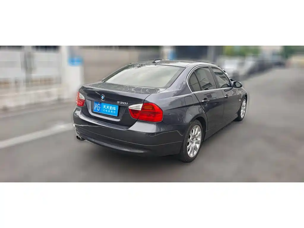 Photo 2 - BMW 3 Series (Import)