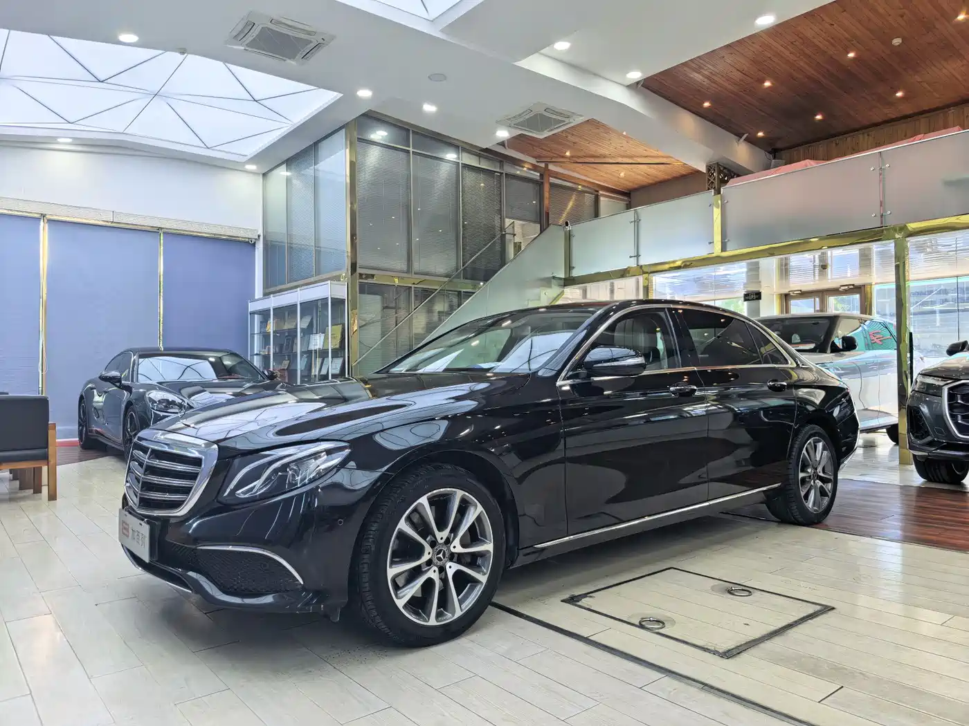 Mercedes-Benz E-Class 2016 E 300 L Fashion Type