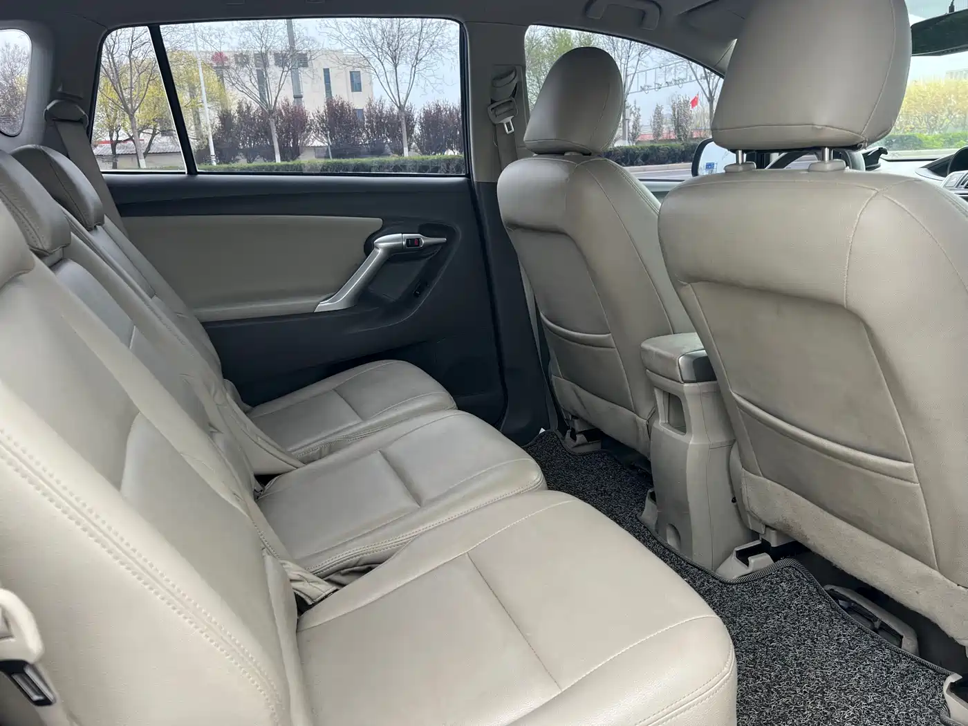 Toyota E'Z 2014 Xingyao 180E CVT Elite фото 4