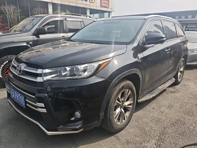 TOYOTA HIGHLANDER