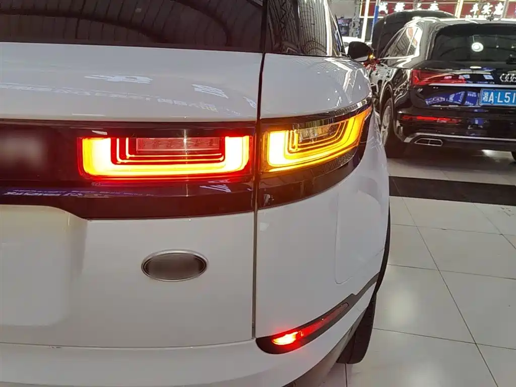 Land Rover Range Rover Velar 2022 250PS фото 8