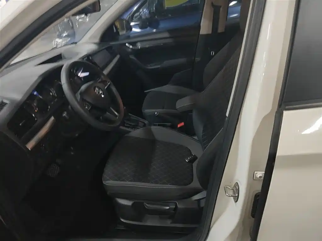 Škoda Kamiq 2020 Model 1.5L Automatic Standard фото 15