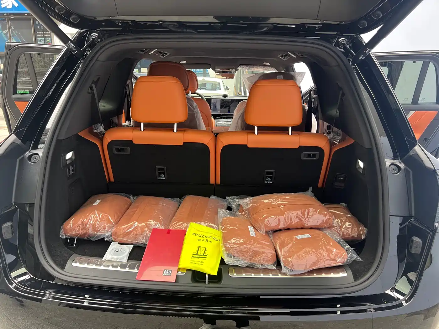 AITO Wenjie AITO M9 2024 Range Extender Max Edition 42kWh 6-seater фото 18