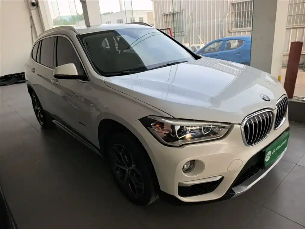 BMW X1 2018 sDrive18Li Premium Model фото 4