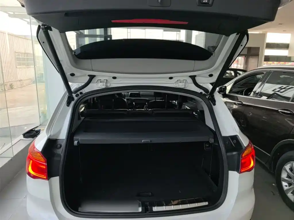 BMW X1 2018 sDrive18Li Premium Model фото 19