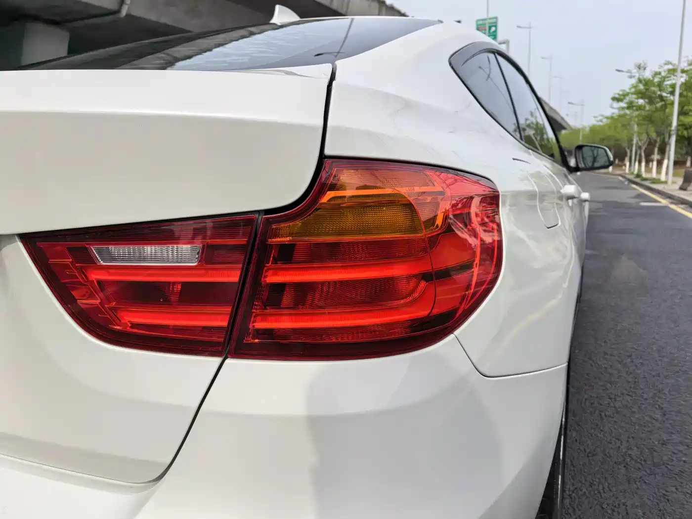 BMW 3 Series GT 2014 320i Leading Edition фото 15