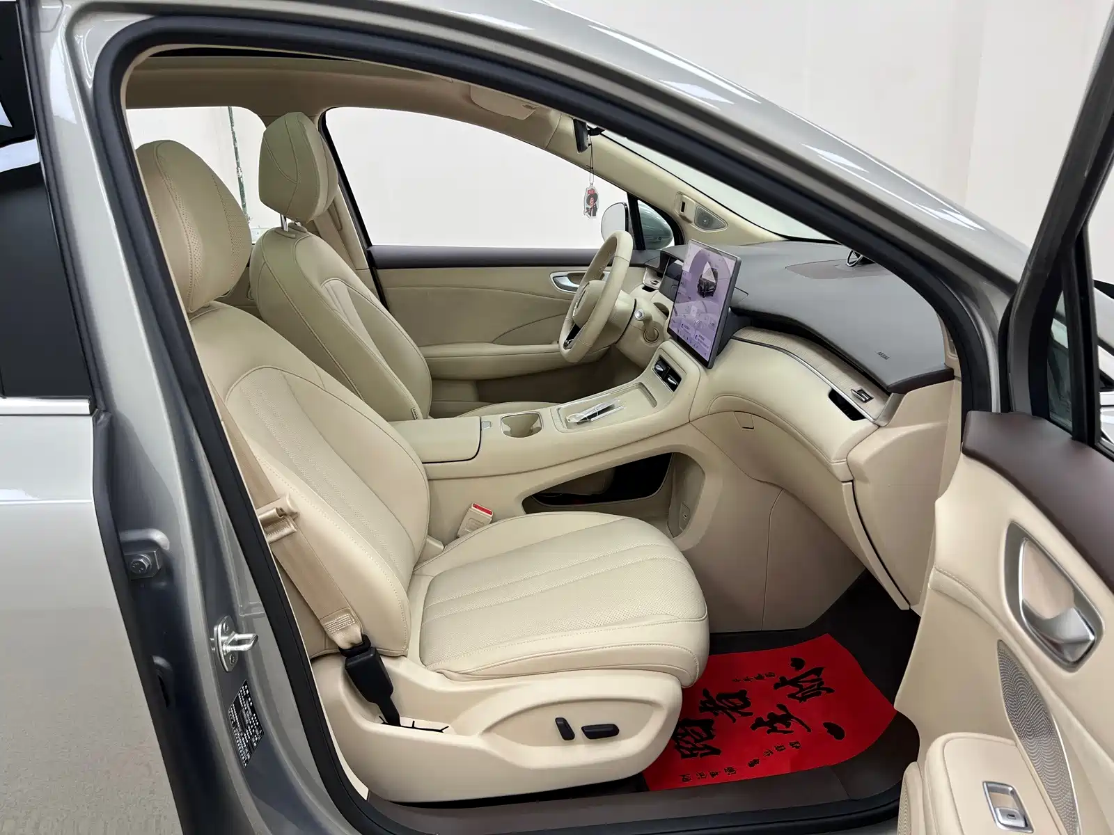Photo 27 - Shangjie SUV