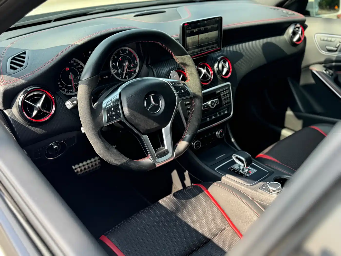 Mercedes-Benz A-Class AMG (Import) 2014 AMG A 45 4MATIC фото 4