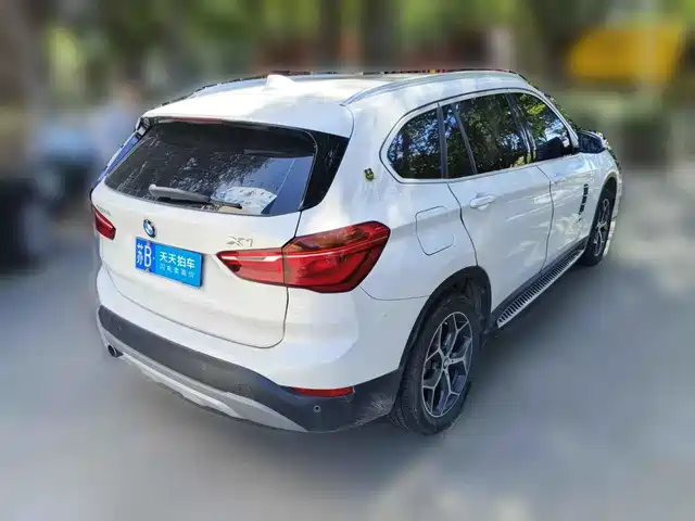 BMW X1 2018 sDrive18Li Premium Model — фото 2