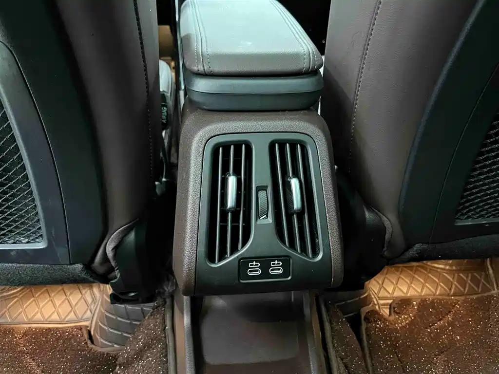 BMW X1 2023 sDrive20Li X Design Package фото 15