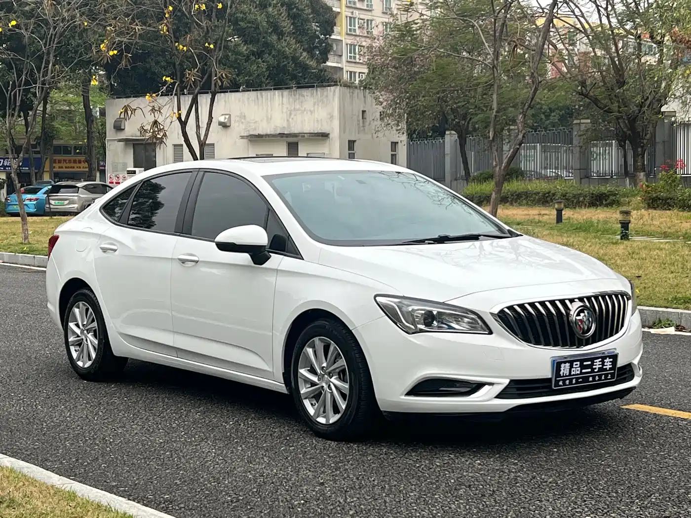 Buick Verano 2017 Sedan 15S Automatic Progressive фото 3