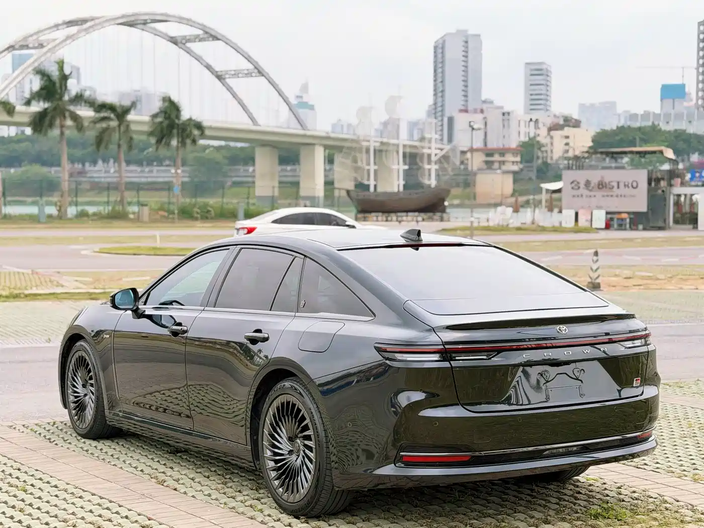 Toyota Crown (Import) 2024 2.5L Ultimate Edition фото 6