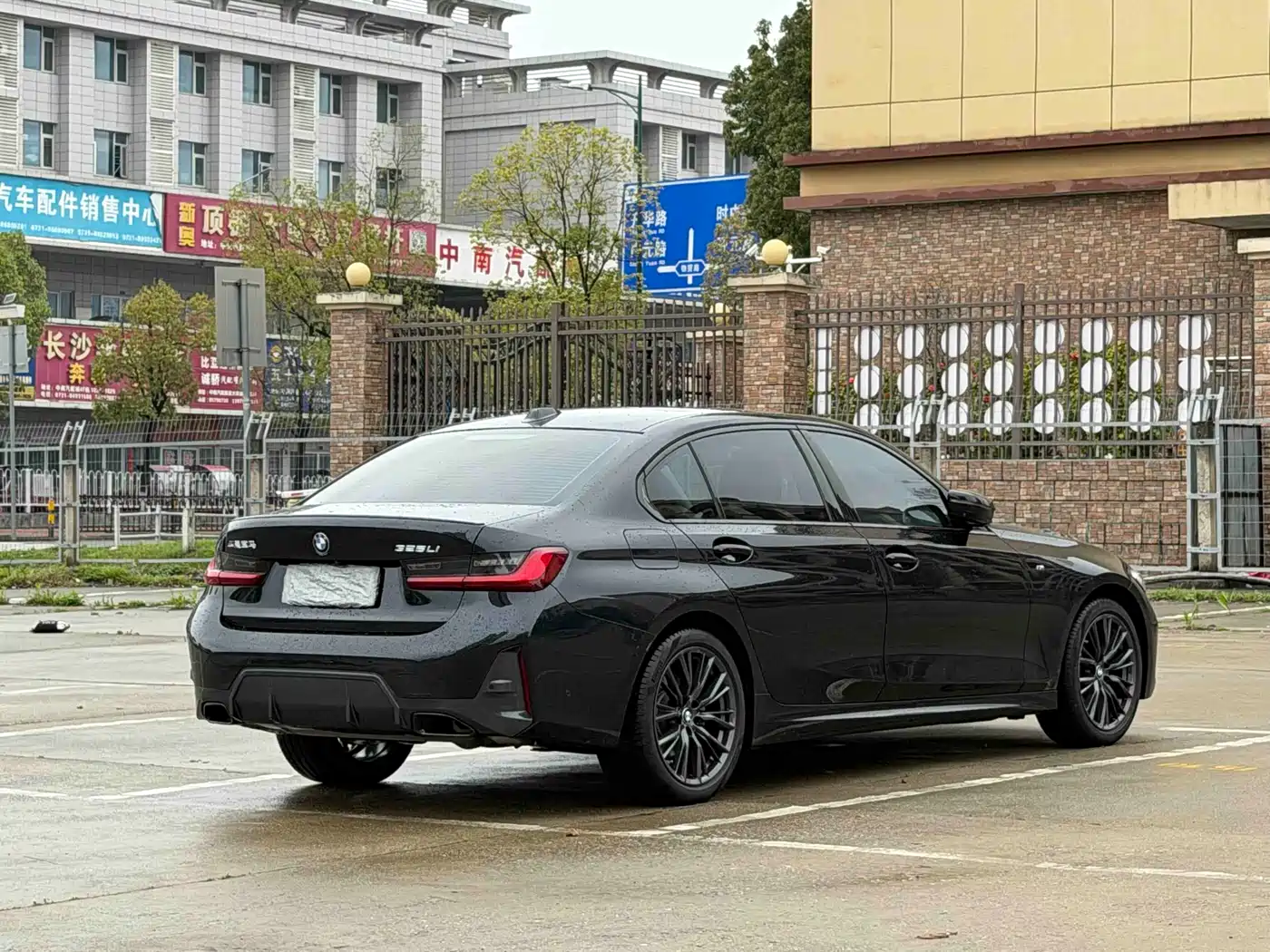 BMW 3 SERIES