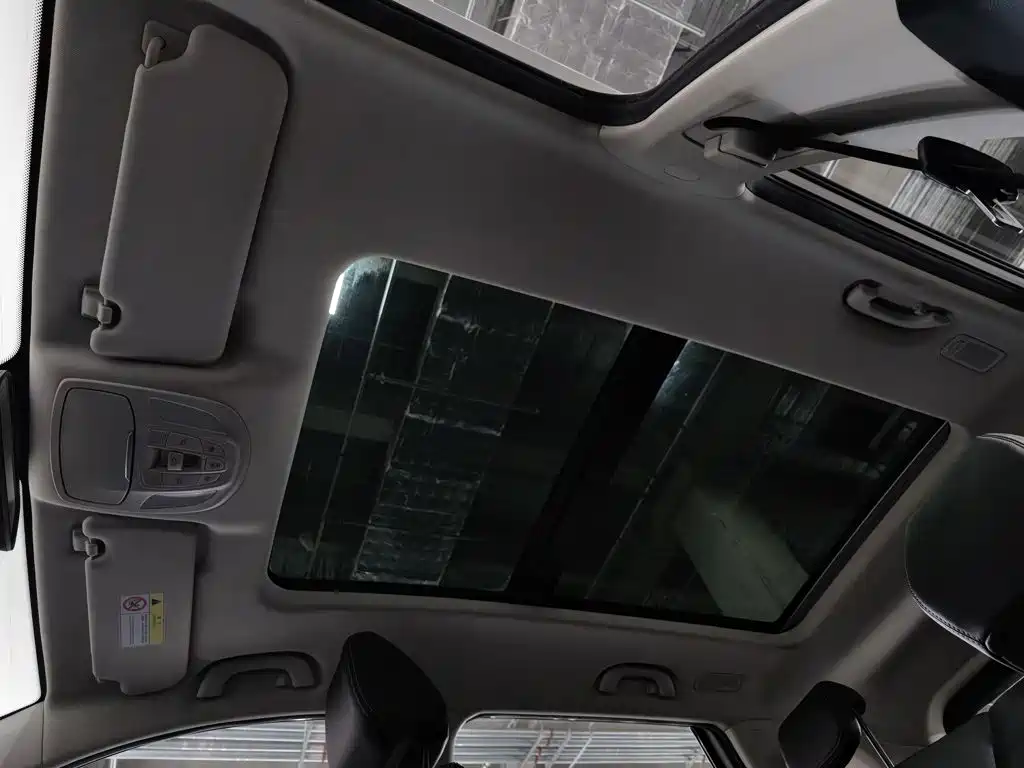 Baojun 530 2021 2021 Global Vehicle Anniversary Edition 1.5T CVT Premium Connected 7-seater