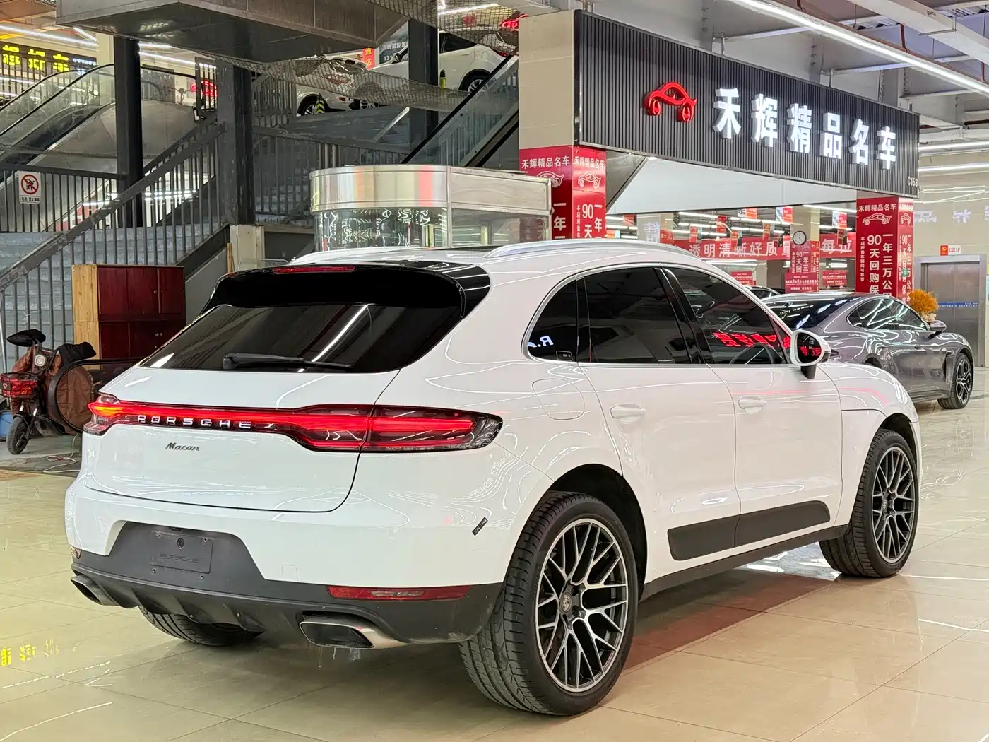 Porsche Macan 2018 Macan 2.0T фото 4