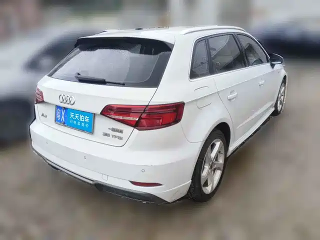 Audi A3 2019 Sportback 35 TFSI Fashion China VI — фото 2