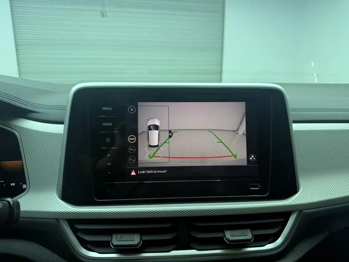 VOLKSWAGEN T ROC EXPLORING SONGS