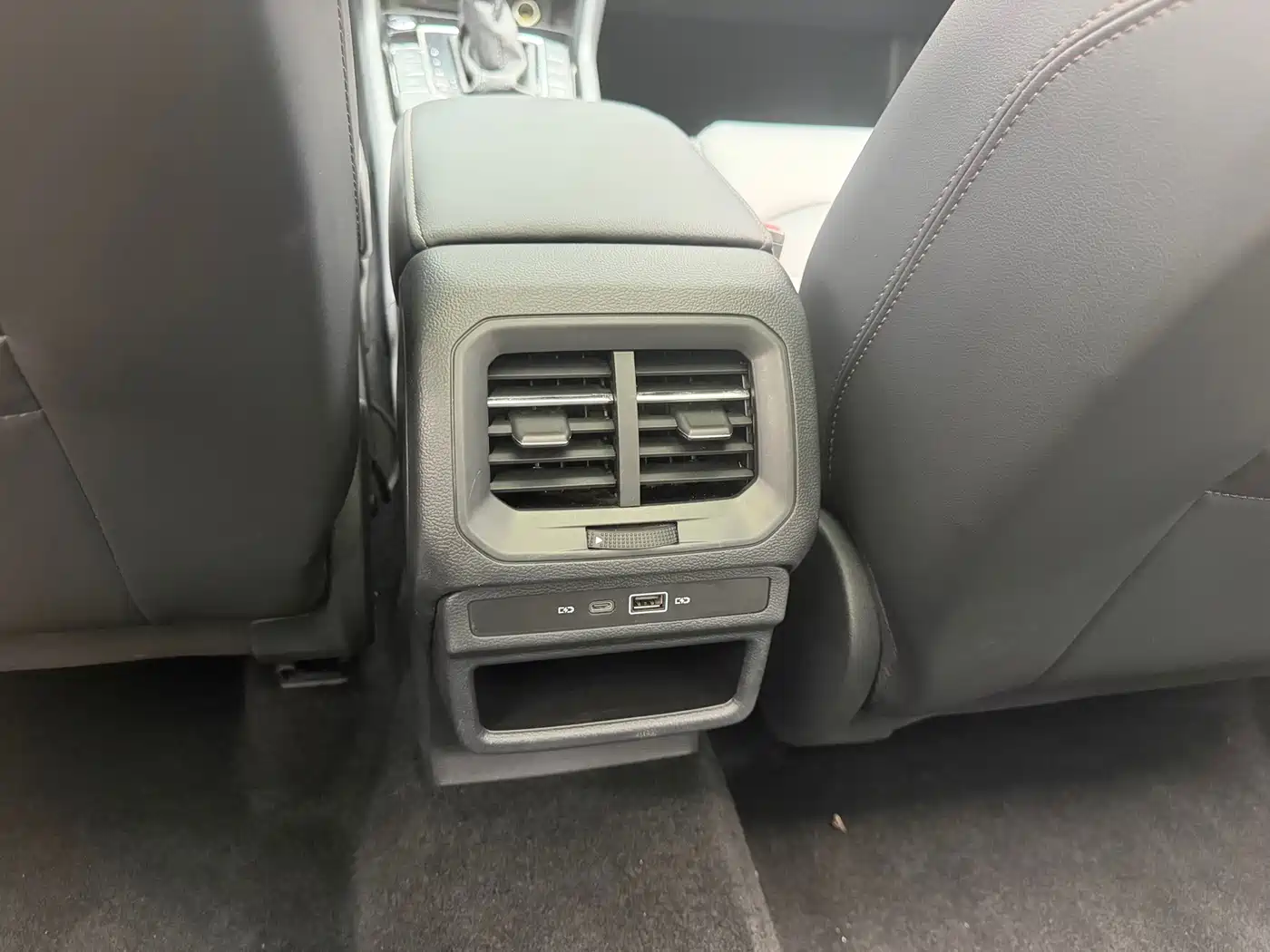 Volkswagen Tharu, миниатюра 11