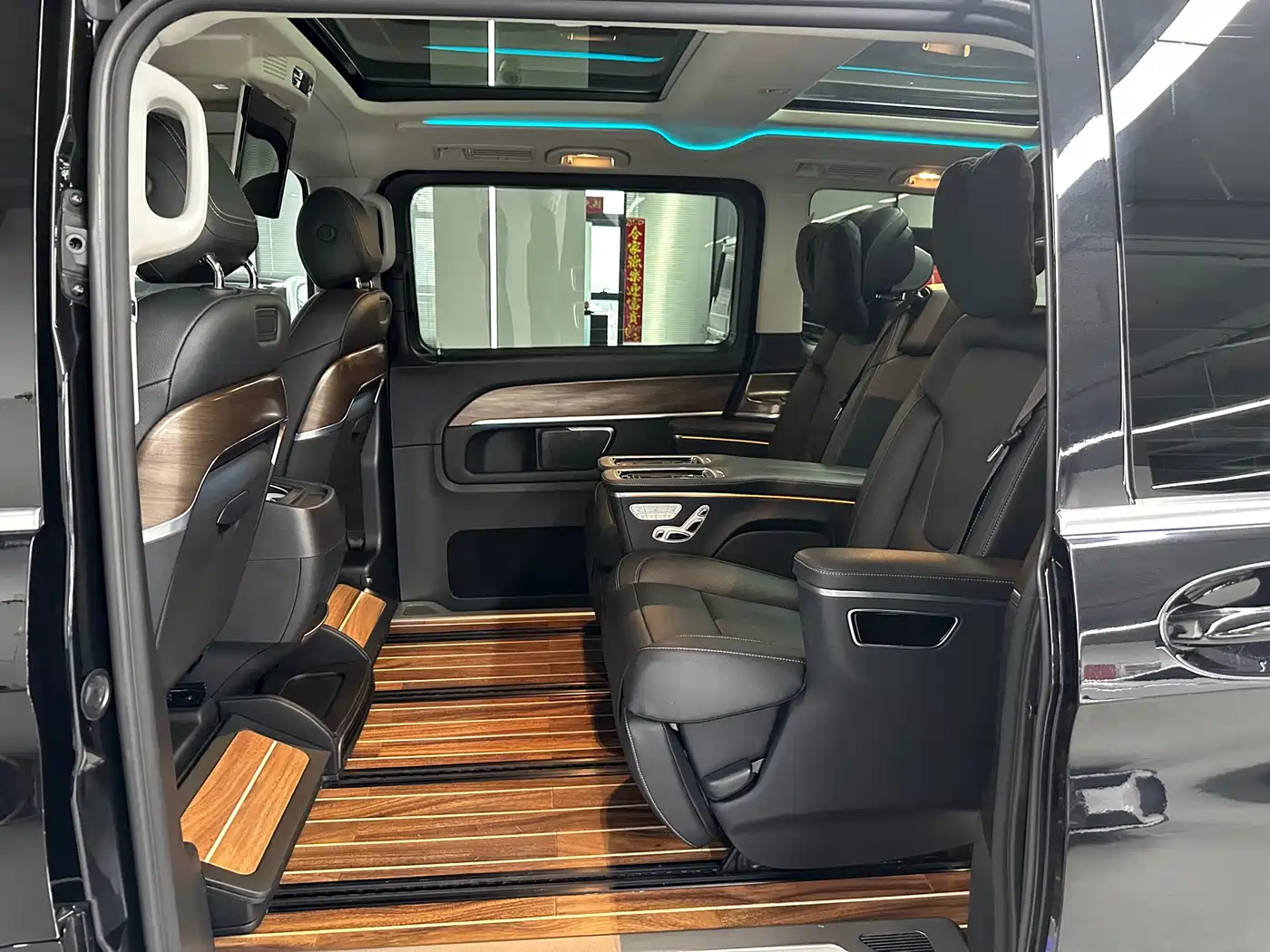 Mercedes-Benz V-Class 2022 V 260 L Long Wheelbase Luxury Edition фото 22