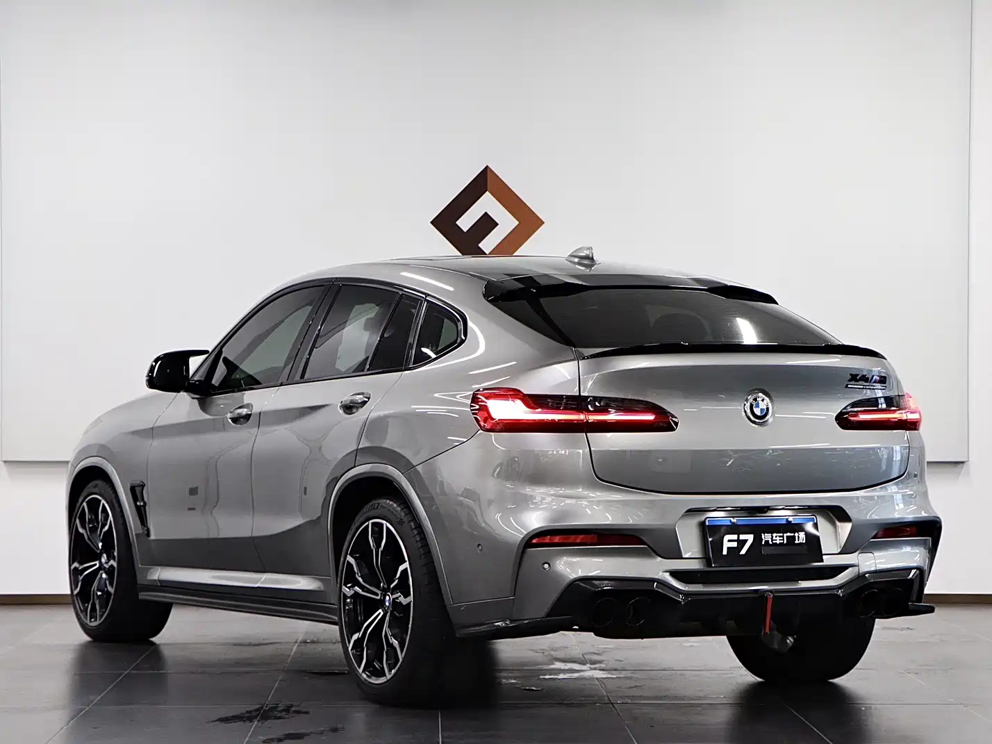 Photo 4 - BMW X4 M