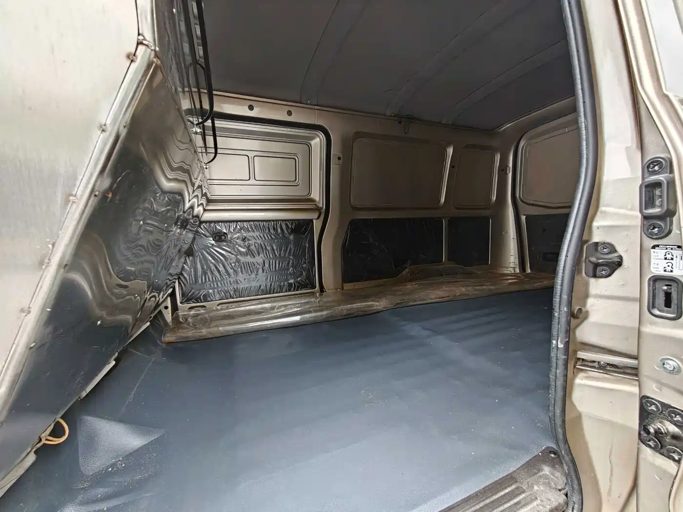 Wuling Motors Wuling Rongguang EV 2024 2022 Basic Enclosed Van 2 Seats EVE Battery