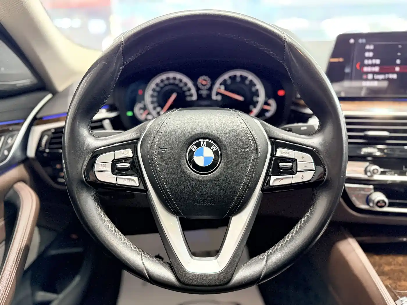 BMW 5 Series 2018 525Li Luxury Package фото 16