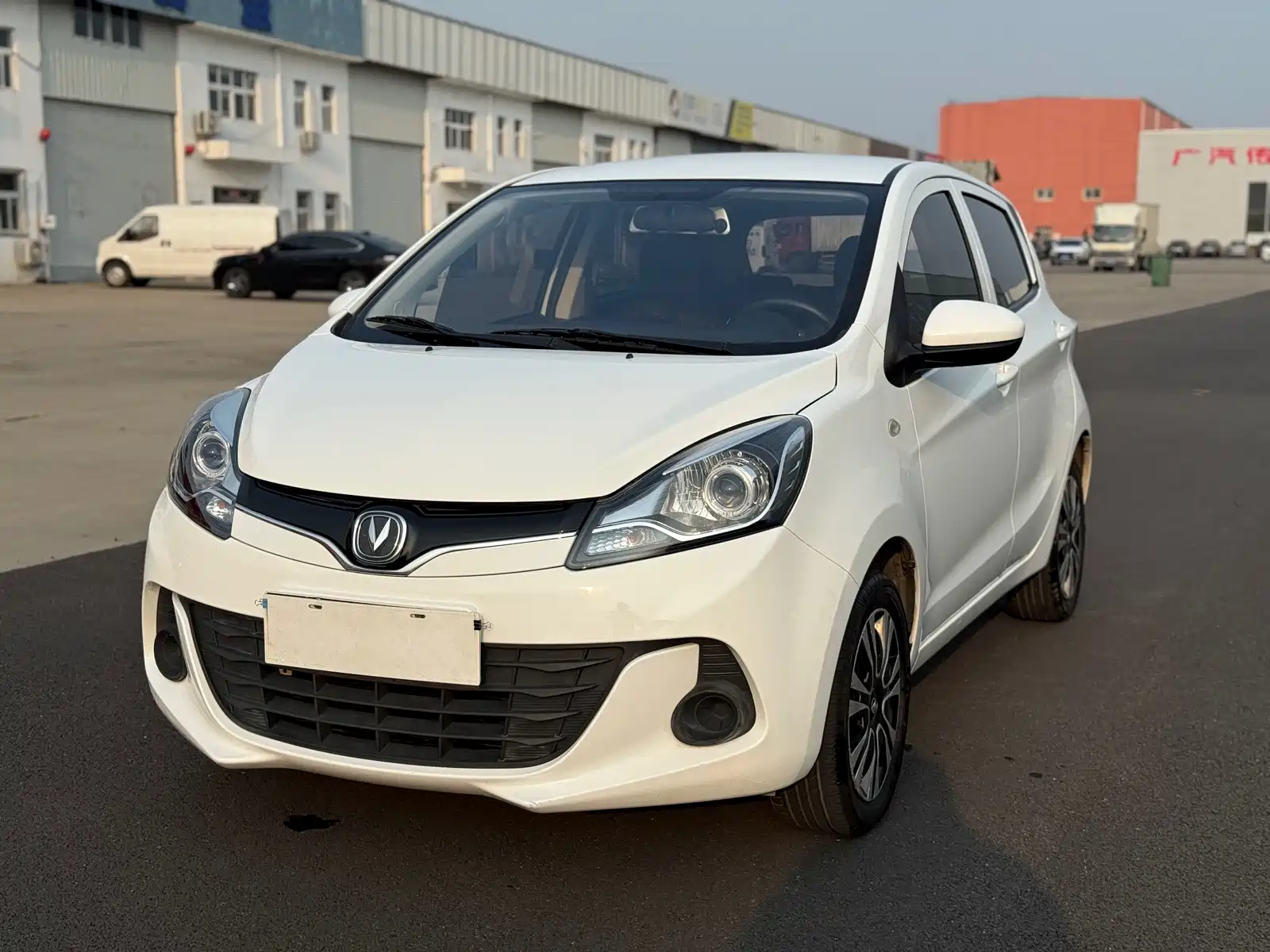 Photo 1 - Changan Benben E-Star